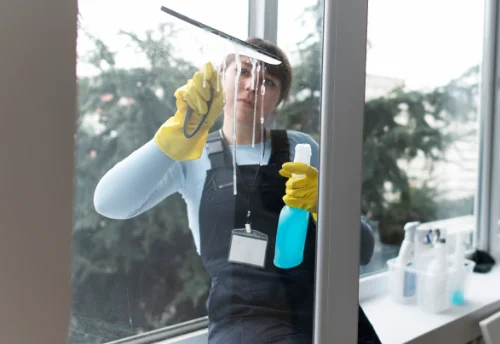 Nettoyage de vitres intérieures et extérieures au Dorat